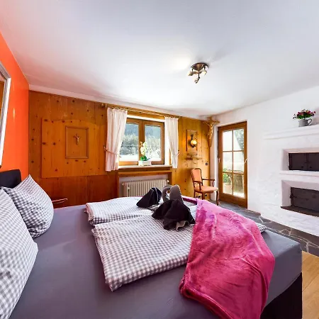 Schnitzerstube * Mittenwald